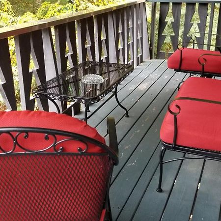كوبرستاوون Whisperin' Pines Chalet الغرفة الصورة